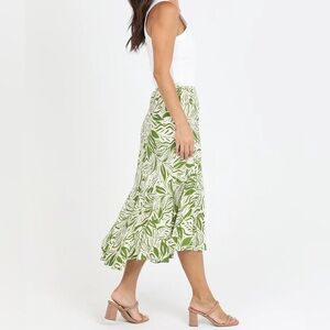 Tropical Green Leaf Pattern Midi Skirt